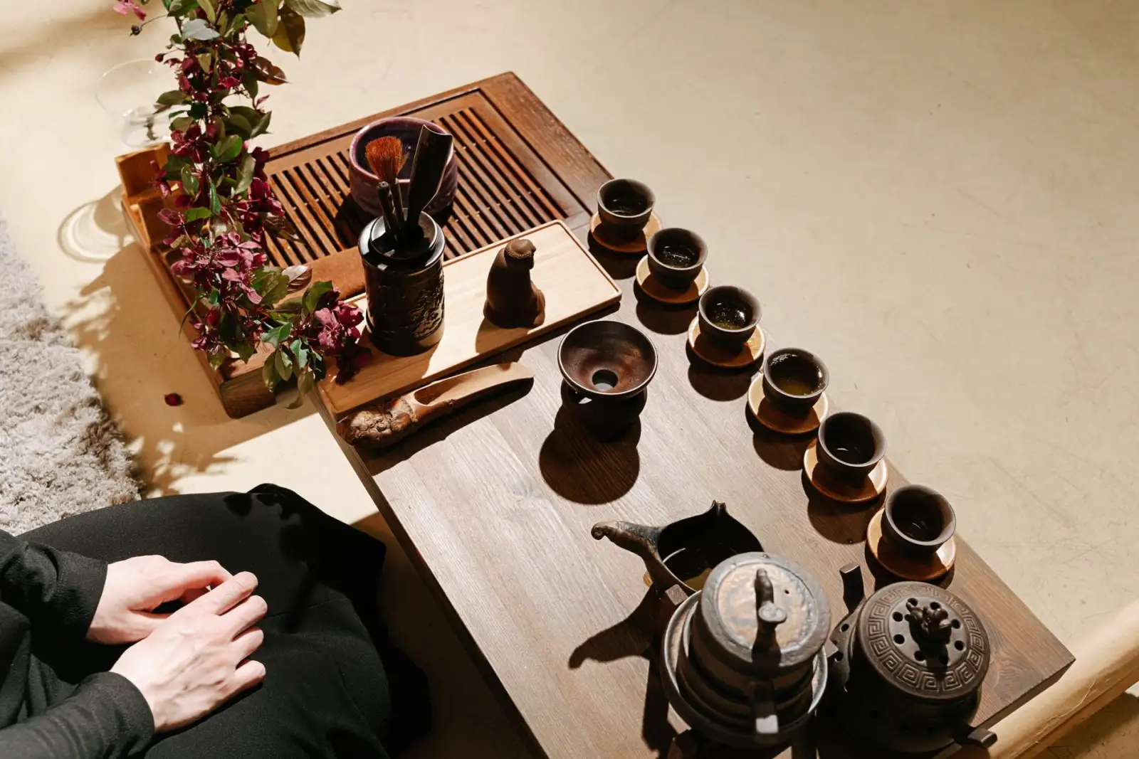 工业防爆柜与酸碱柜选型要点及安全存储规范解析